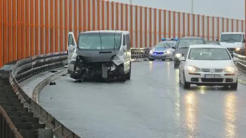 Trasa Siekierkowska: auto na barierach