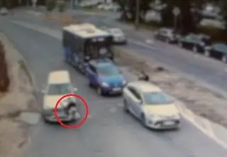13-latek na hulajnodze wjechał wprost pod koła samochodu. Nagranie