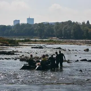 Wisła odsłoniła fragmenty Villi Regii