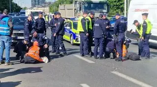 Protest Ostatniego Pokolenia przy Dworcu Gdańskim