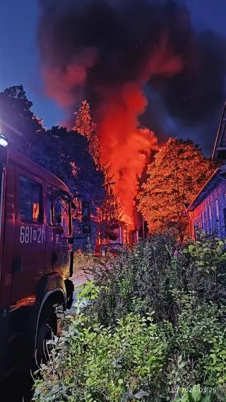 Pożar opuszczonych budynków szpitala w Ząbkach 