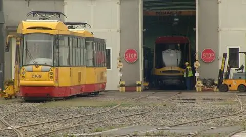 Osiem godzin mył tramwaj. "Karę powinien ponosić wandal"