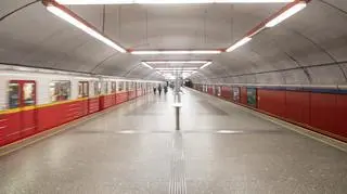 Zapadły decyzje w sprawie wymiany reklam w metrze