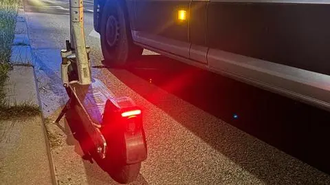 Policja zatrzymała mężczyzn jadących na hulajnogach elektrycznych