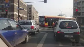 Tak jeżdżą kierowcy miejskich autobusów / fot. Criss