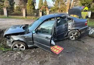 Pięć osób w aucie, "nie mieli zapiętych pasów"