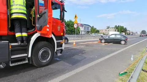 Wypadek na krajowej "siódemce". "Dwie osoby trafiły do szpitala"
