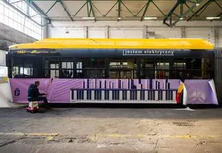 Do tramwaju i pociągu metra dołączył "chopinowski" autobus