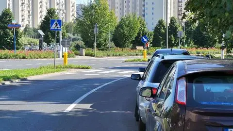 Niebezpieczne przejście przez "obwodnicę" Gocławia