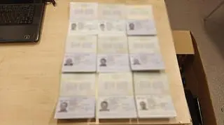 Przedmioty i samochody zabezpieczone przez policjantów