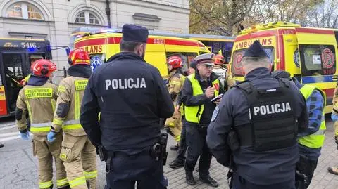 Zderzenie dwóch tramwajów i autobusu w alei "Solidarności"