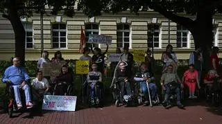 Protest w sprawie ustawy o asystencji osobistej