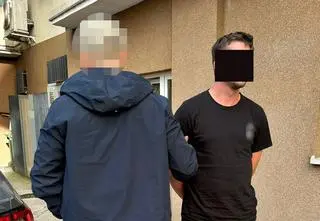 W mieszkaniu były narkotyki i broń bez pozwolenia