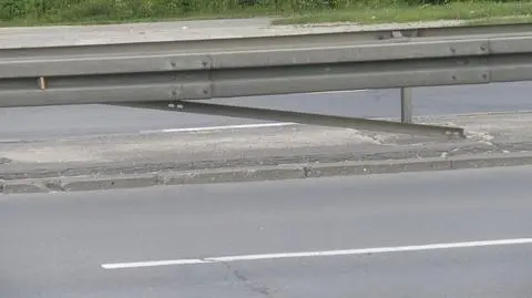 Samochód uderzył w bariery energochłonne (zdjęcie ilustracyjne)