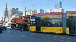 Tramwaj wypadł z toru na Marszałkowskiej