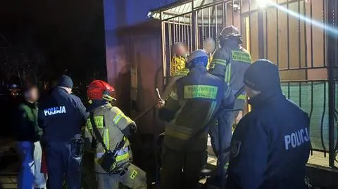 Chłopcy utknęli na balkonie 