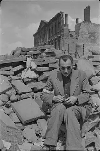 Eugeniusz Haneman, Portret fotoreportera Sylwestra Brauna ps. Kris na tle ruin, 14.08.1944