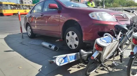 Uderzyła w autobus, potem w stację Veturilo