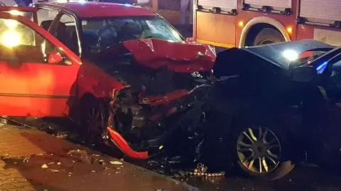 Czołowe zderzenie w Brwinowie. Dziecko trafiło do szpitala