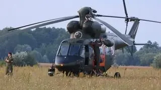 Samolot uderzył w hangar