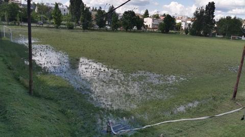 Bagno zamiast boiska po interwencji straży. "Jestem zdruzgotany, tak się nie robi"