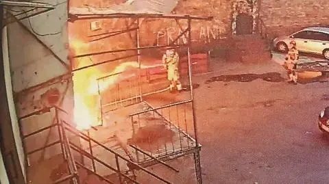 Płonęły kontenery, ucierpiało okno zabytku. 38-latek z dziewięcioma zarzutami podpalenia 