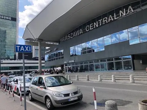 Drogowcy wybrali dzierżawcę postoju taksówek przed Dworcem Centralnym