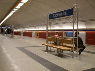 Metro Racławicka