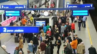 Po 16:00 na Dworcu Centralnym zrobiło się tłoczno