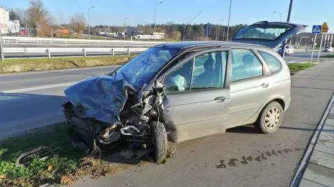 Zderzenie trzech aut na Wale Miedzeszyńskim