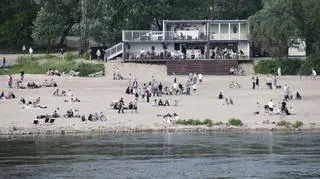 Ludzie na plaży