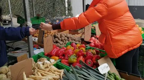 Jak nie marnować żywności. Rozmowy na stołecznych targowiskach