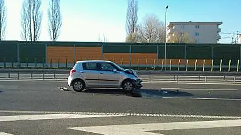 Nagłe hamowanie i dwa rozbite samochody na S8