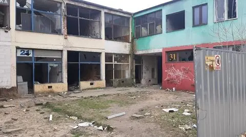 Niszczejące pawilony przy Targowej przestaną straszyć. Jest przetarg na rozbiórkę 