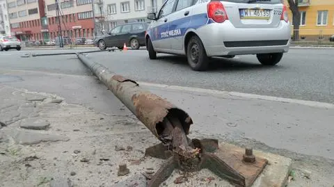 Latarnia przewróciła się na Grochowską