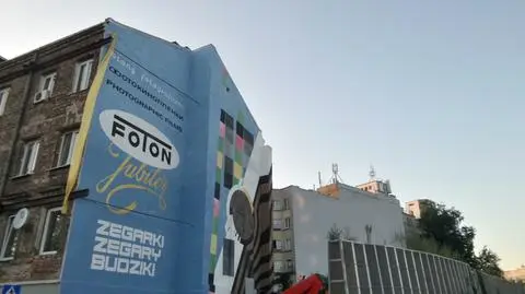 "Foton" i "Jubiler" nadal pod farbą. Obok wariacja na temat murali