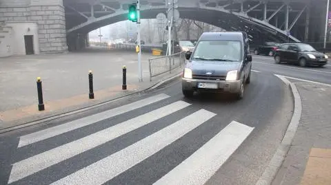 Kierowcy ignorują buspas, policję i zakaz wjazdu na most