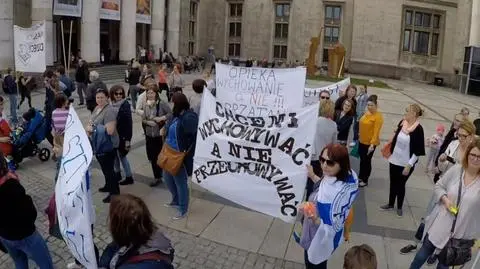 "Wychowywać, nie przechowywać". Protest pracowników żłobków