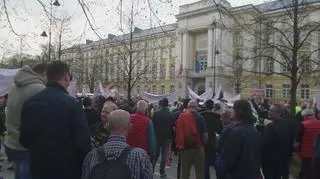 Taksówkarze przed kancelarią premiera