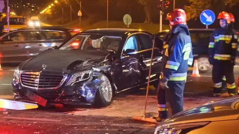 Wypadek na Idzikowskiego. Zderzyły się trzy samochody