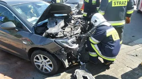 Zderzenie dwóch aut na Białołęce, obowiązywał ruch wahadłowy
