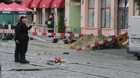 "Wypływający gaz unosił nawierzchnię ulicy". Ewakuacja na Woli