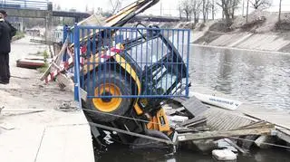 Koparka wpadła do Portu Czerniakowskiego