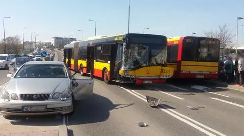 Zderzenie z autobusem na Górczewskiej. Trzech pasażerów trafiło do szpitala