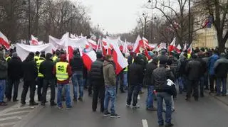 Rolnicy blokują Aleje Ujazdowskie