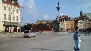 Plac Zamkowy w poniedziałek rano