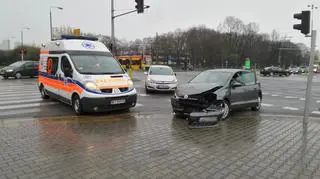 Zderzenie dwóch aut na Mokotowie