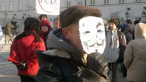 Przeciwnicy ACTA przed Pałacem Prezydenckim