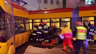 Tramwaj stanął w poprzek Marszałkowskiej