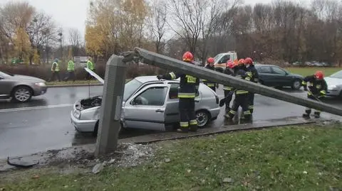 Batorego: volkswagen ściął latarnię